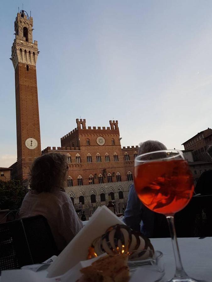 Da Simone Podere Santi Lucia E Pietro 锡耶纳 外观 照片